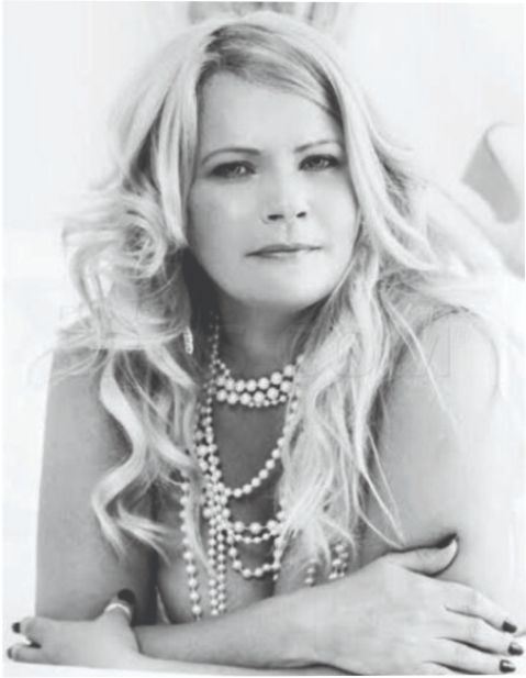 Rebel-LeMag-Emma-Page-Escorte