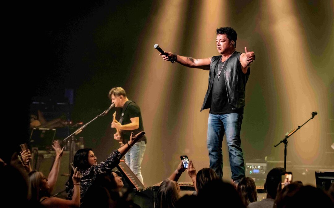 Éric Lapointe : 30 ans de carrière, des spectacles en quantité et des projets plein la tête